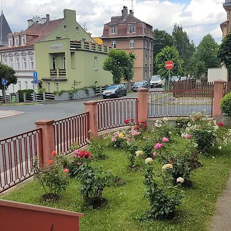 Serena Karlsbad